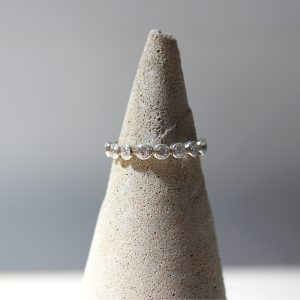 Anel Aurora em ouro ou prata. Com Moissanitas