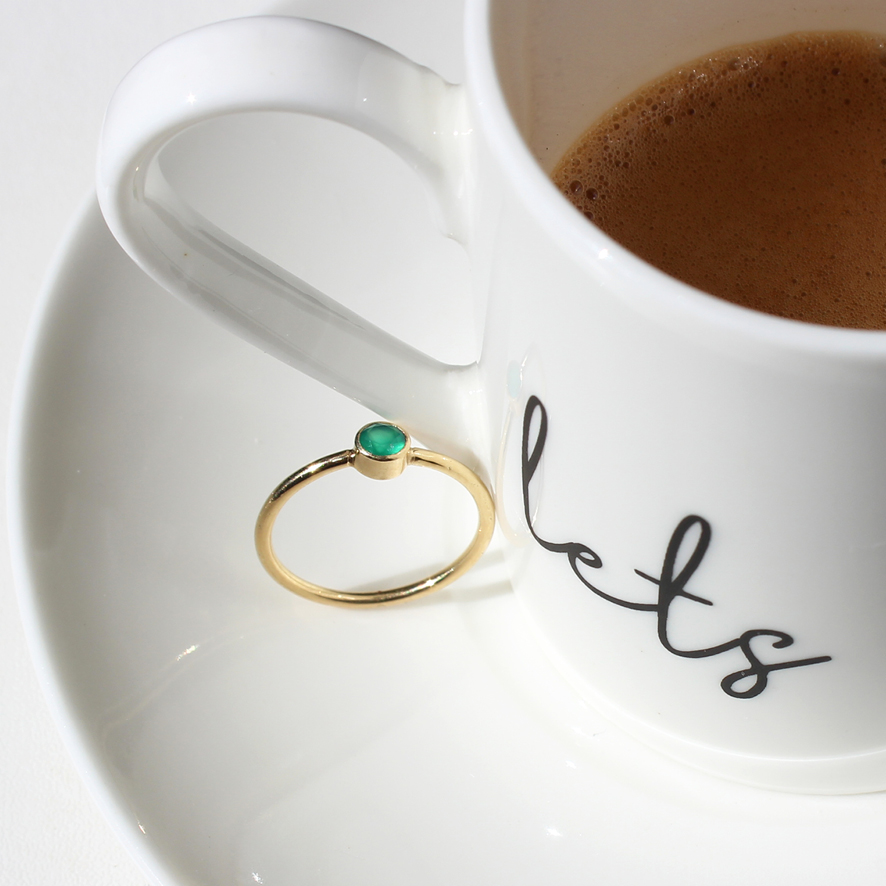 Anel “Lisse” em ouro 18k, com crisoprásio - Image 2
