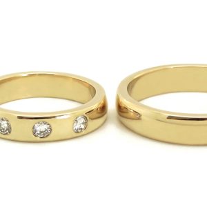 Alianças I DO em ouro amarelo 18k e diamantes