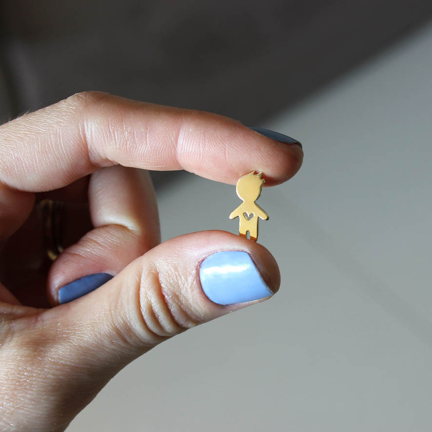 Colar OU pingente filho(a) com coração vazado – ouro amarelo 18k - Image 3