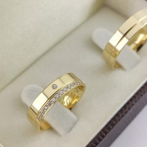Par de Alianças Retas em Ouro 18k 5mm com Duplo Brilho