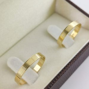 Par de Alianças Retas em Ouro 18k 3mm de Pureza e Simplicidade