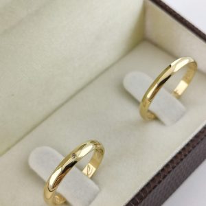 Par de Alianças Tradicionais em Ouro 18k 2,4mm Delicadas com Brilho