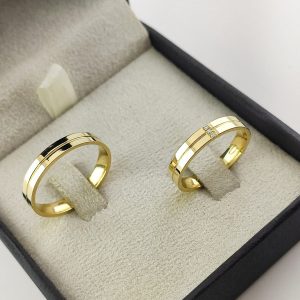 Par de Alianças Retas em Ouro 18k 3.5mm com Três Brilhantes