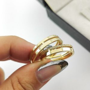 Par de Alianças Retas em Ouro 18k 4mm