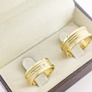 Par de Alianças Retas em Ouro 18k 7mm