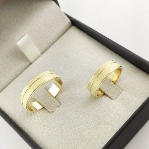 Par de Alianças Retas em Ouro 18k 5mm