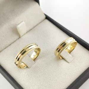 Par de Alianças em Ouro 18k 5mm com Duplo Acabamento