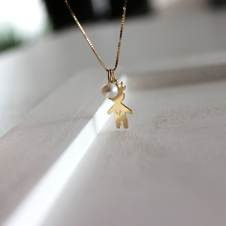 Colar filho com coração vazado + pérola – joia em ouro amarelo 18k - Image 4