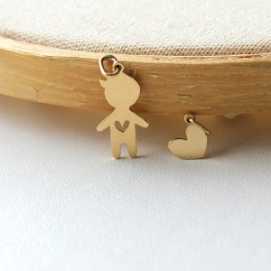 Pingente filho com coração vazado + coração pendurado – em ouro amarelo 18k