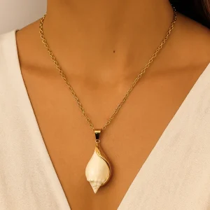 Colar Pingente Concha Dourado semijoia