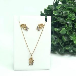 Conjunto Infantil Menininha Zirconias Semijoia Dourada