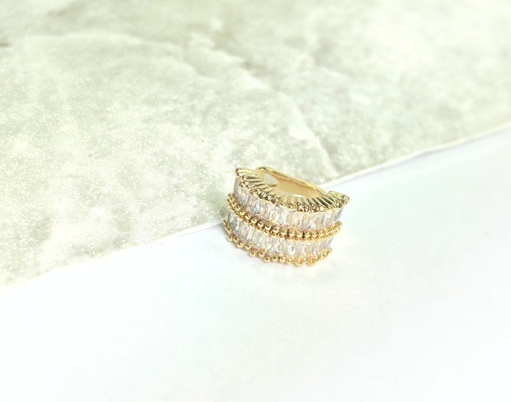 Piercing de Orelha modelo encaixe Zirconias
