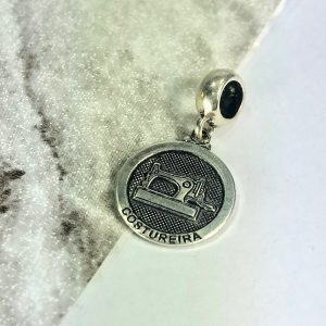 Pingente Medalha Profissões Prata Envelhecida – Costureira
