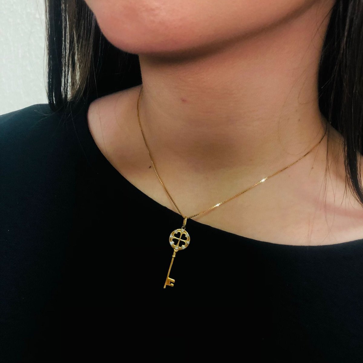 Pingente Chave Zirconias Ouro 18K - Image 4