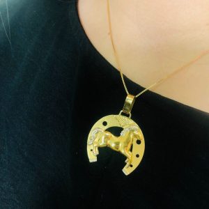 Pingente Ferradura Cavalo Ouro 18K Detalhes em ouro branco