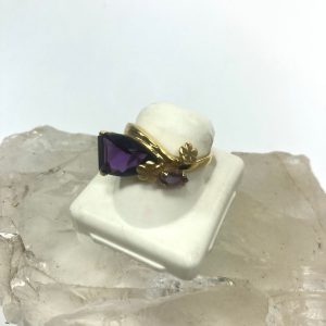 Anel Triangulo Ametista Ouro 18K