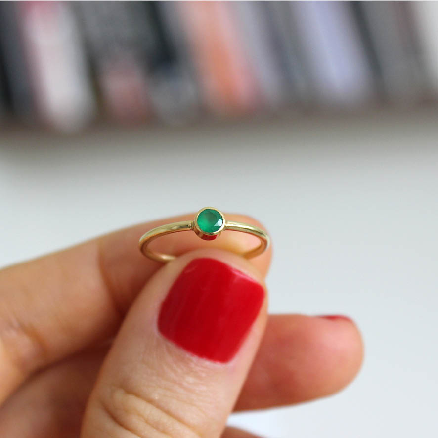 Anel “Lisse” em ouro 18k, com crisoprásio - Image 3
