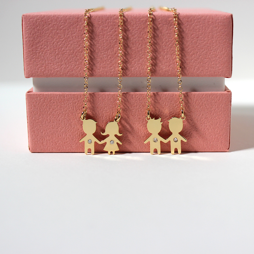 Colar dois filhos de mãos dadas. Joia em ouro amarelo 18k e diamantes - Image 3
