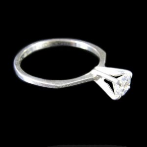 Solitário de Prata com Zircônia 5,0 mm