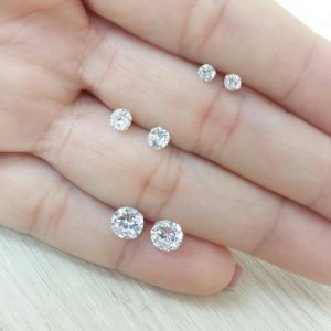 Brinco Ponto de Luz em Prata com Zircônia