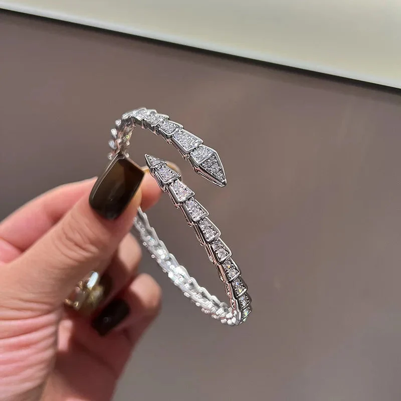 Bracelete Luxo Serpente Banhado Ouro 18k com Zircônias - Image 4